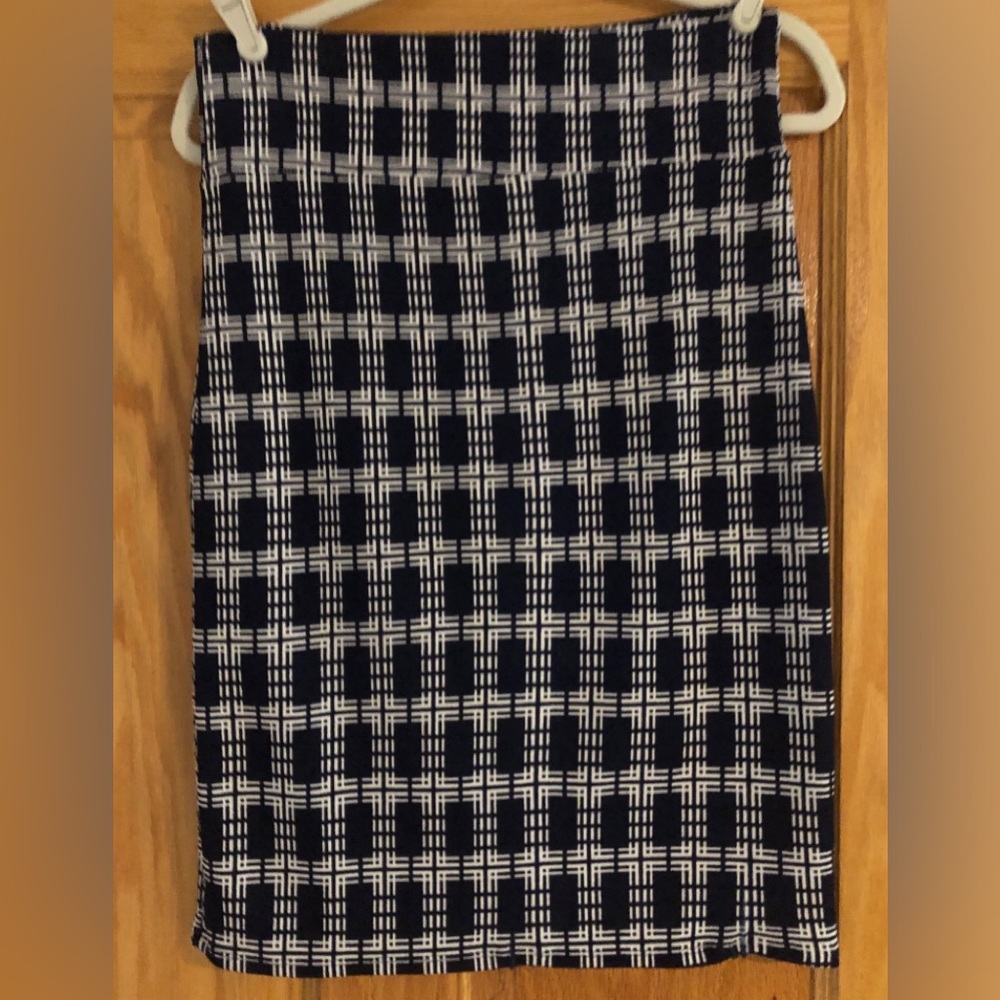 Blue and White Patterned Pencil Skirt EUC